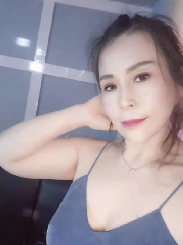 体验大屁股熟女清影