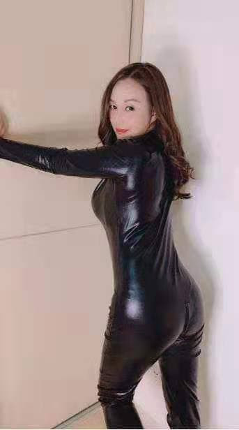 体育场不错的熟女