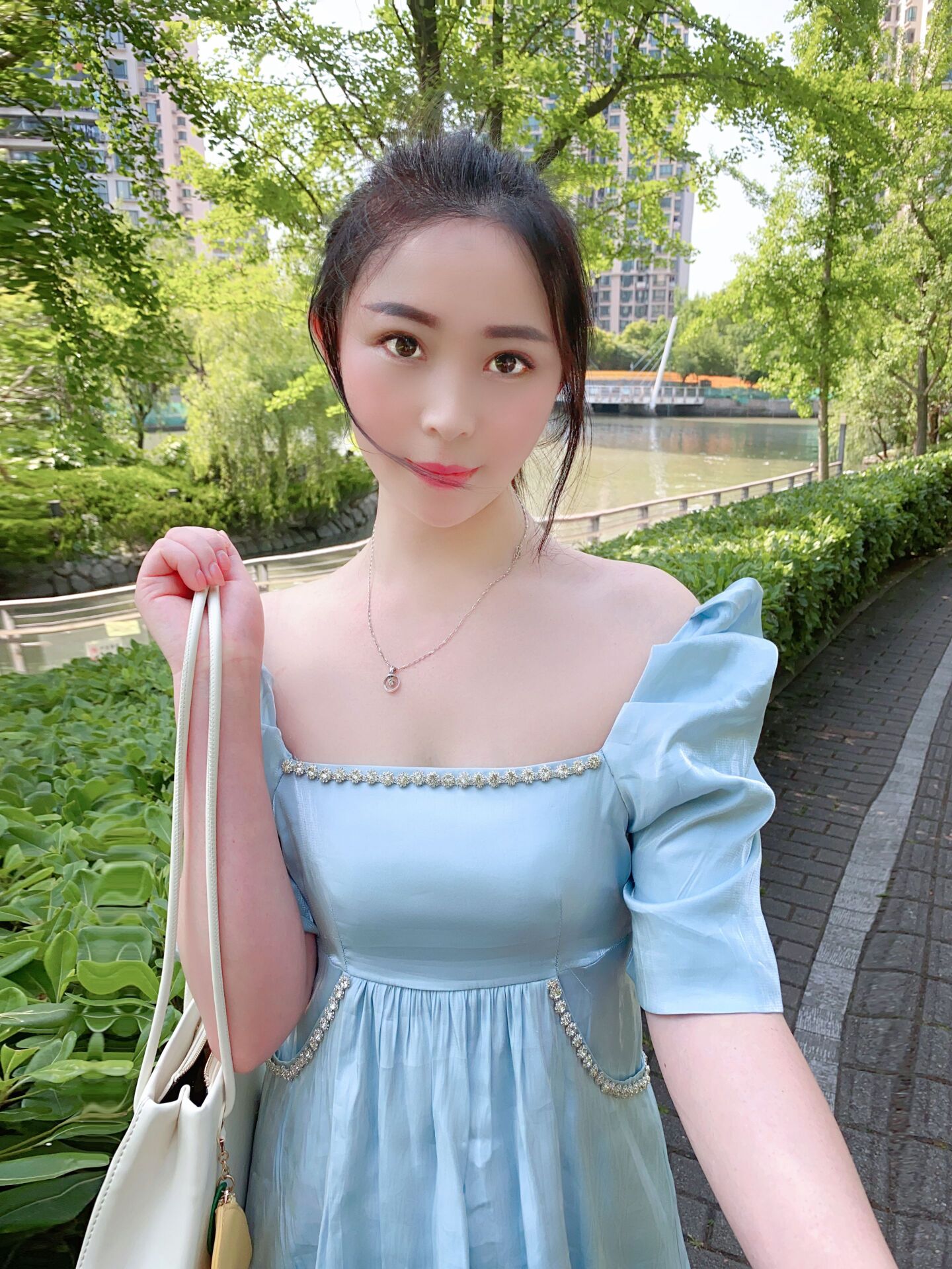 服务系漂亮妹子