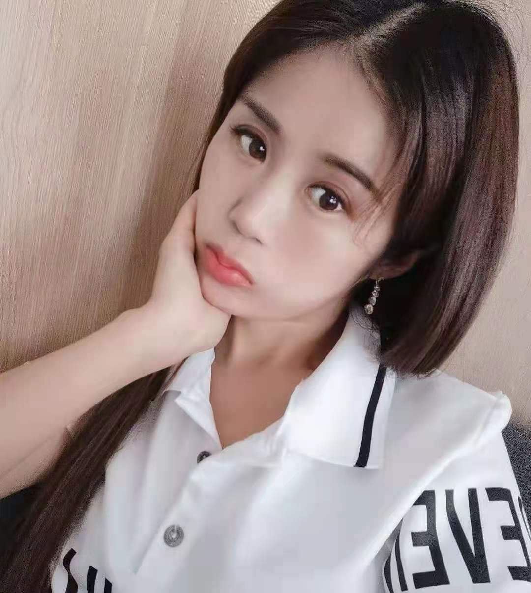 西青娇小情人妹