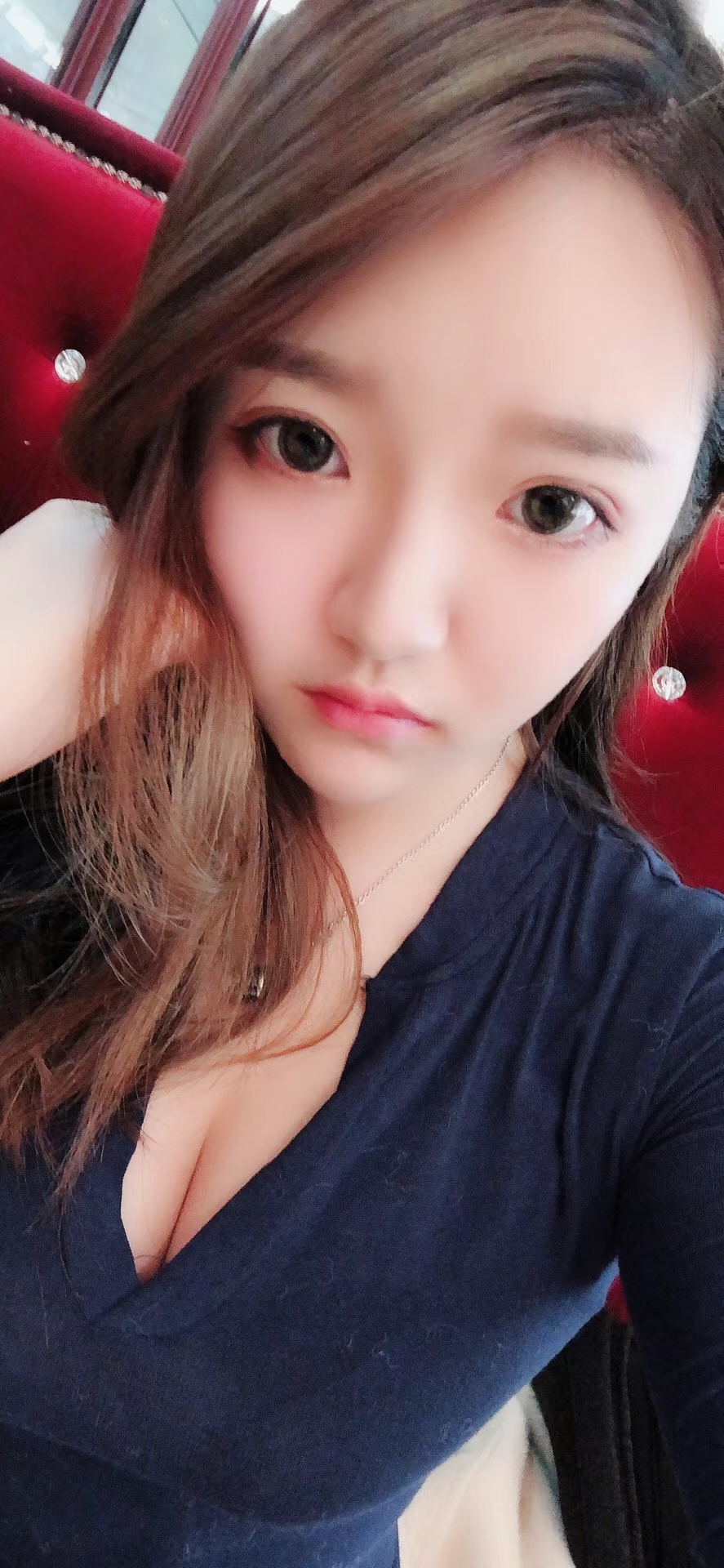 年轻漂亮的大胸妹