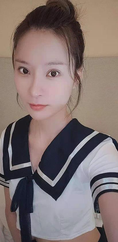 白云同和高挑素素