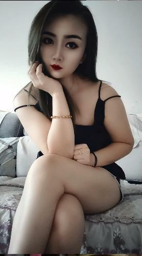 一个刚出道的妹妹