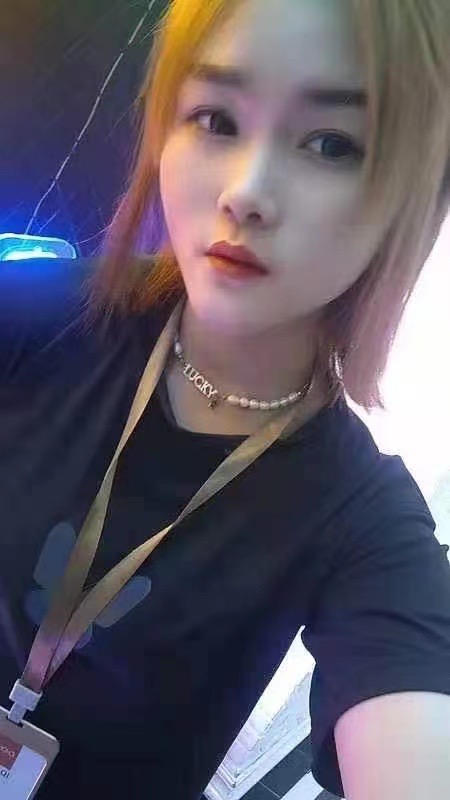 兰州西站年轻妹子