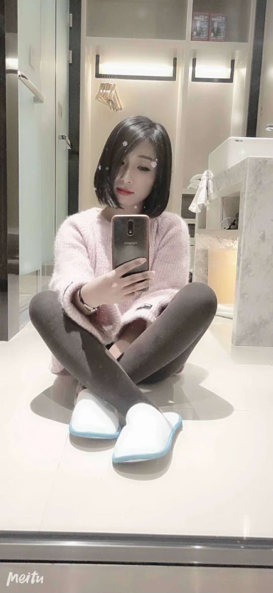 人美活好的年轻小姐姐