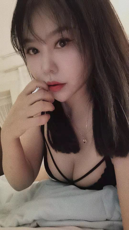 小巧玲珑小妹子