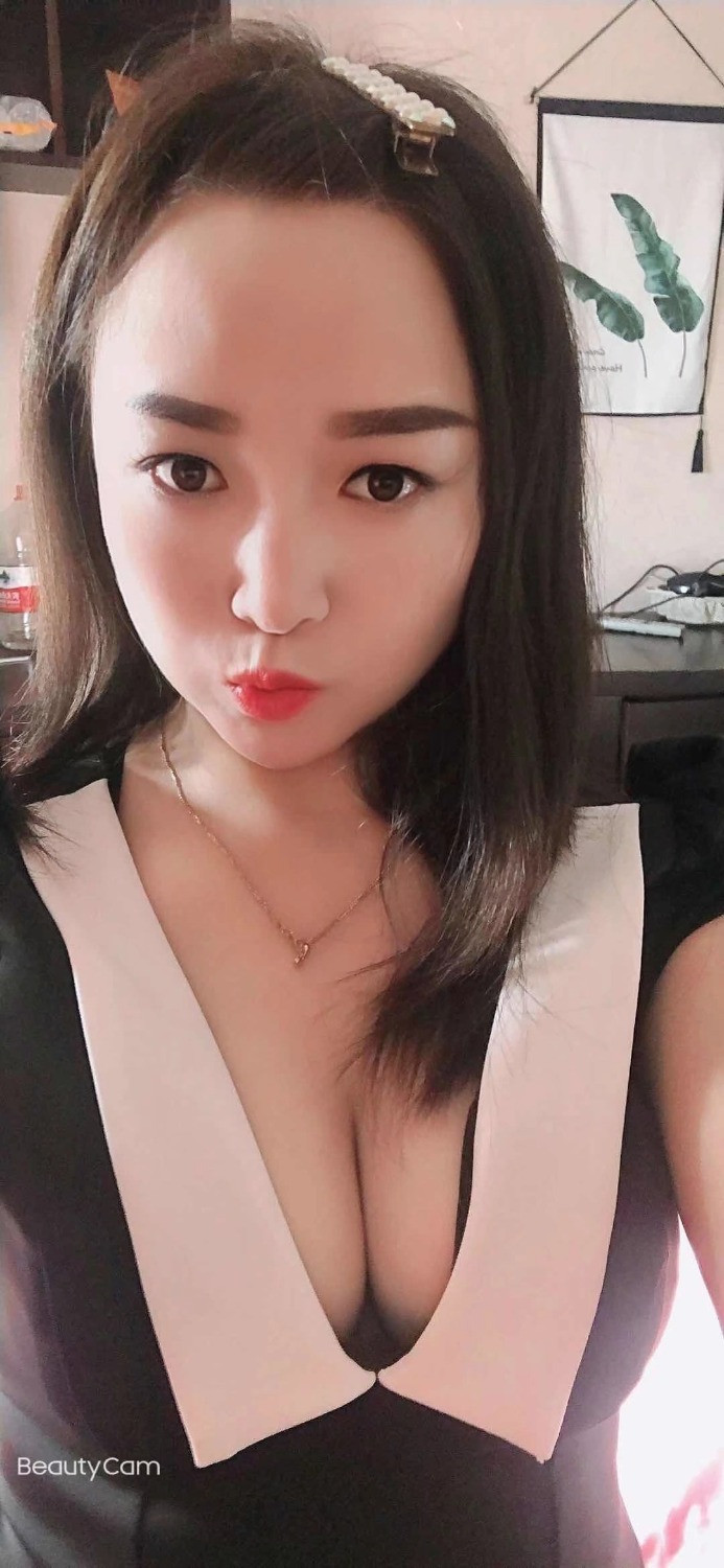 服务型大波骚妇