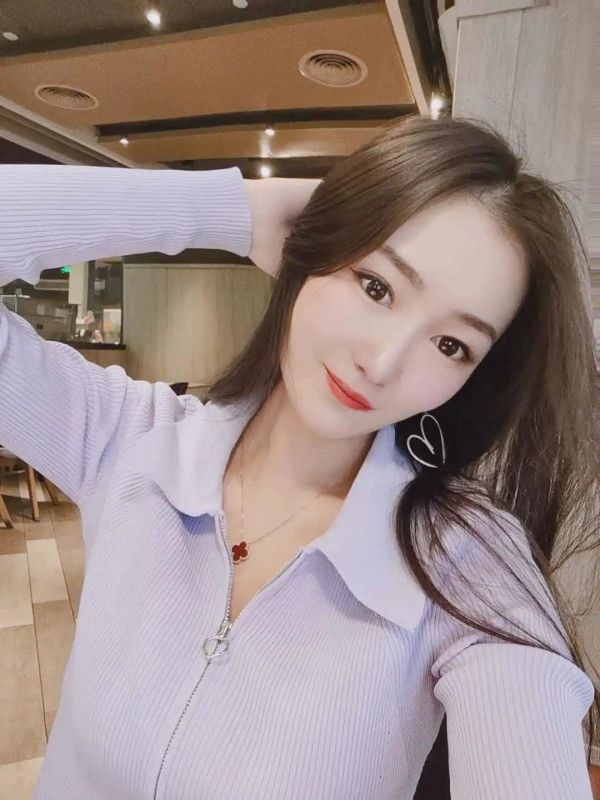 南山花花大胸妞