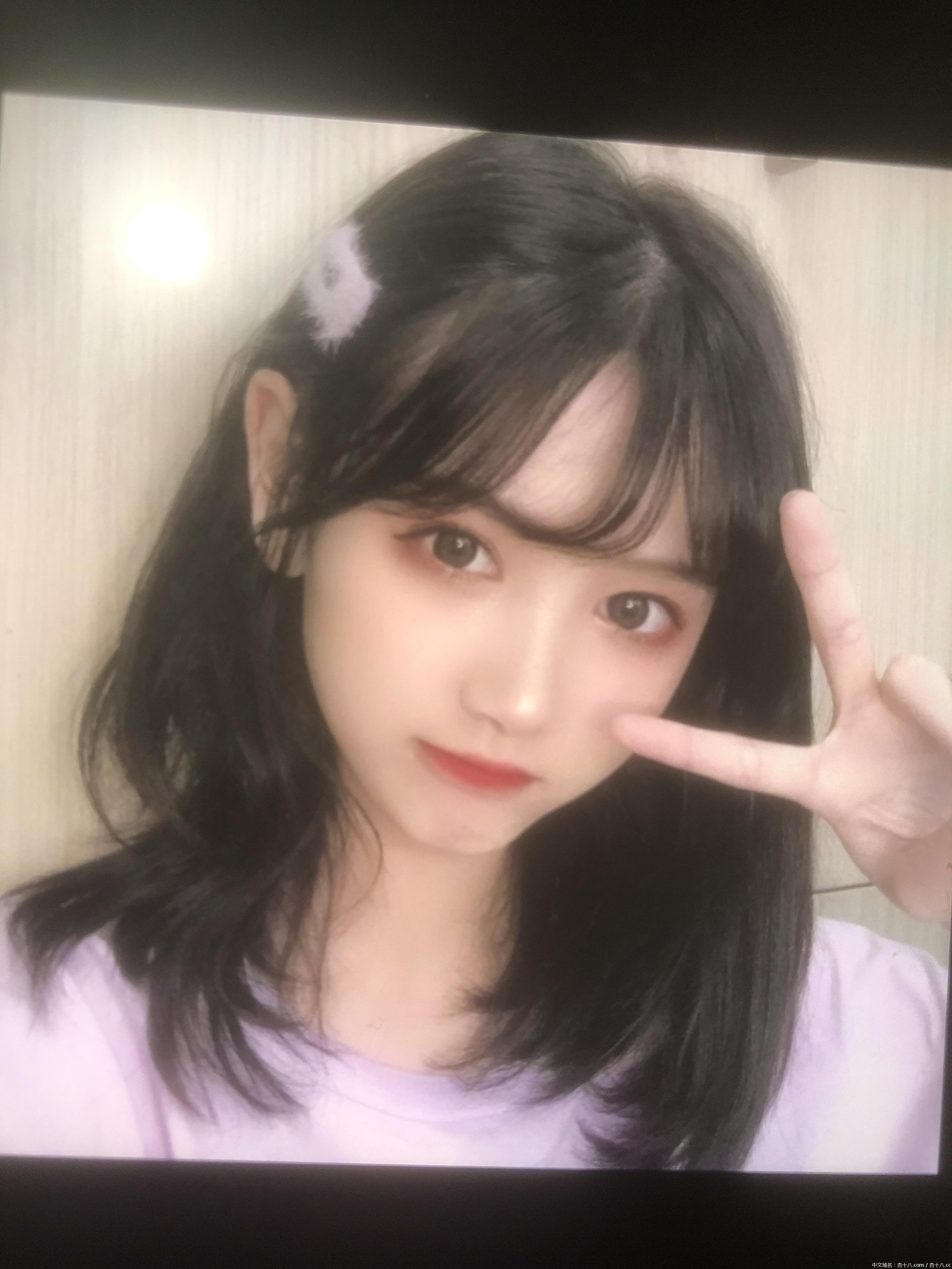 西湖小萝莉，狼友们温柔对待！