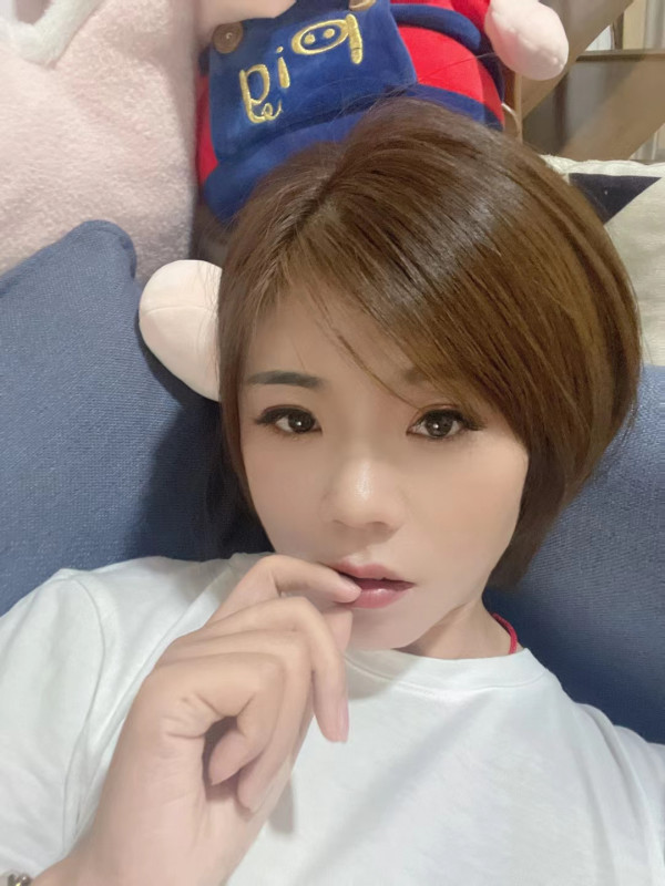 曹杨路短发颜值九儿