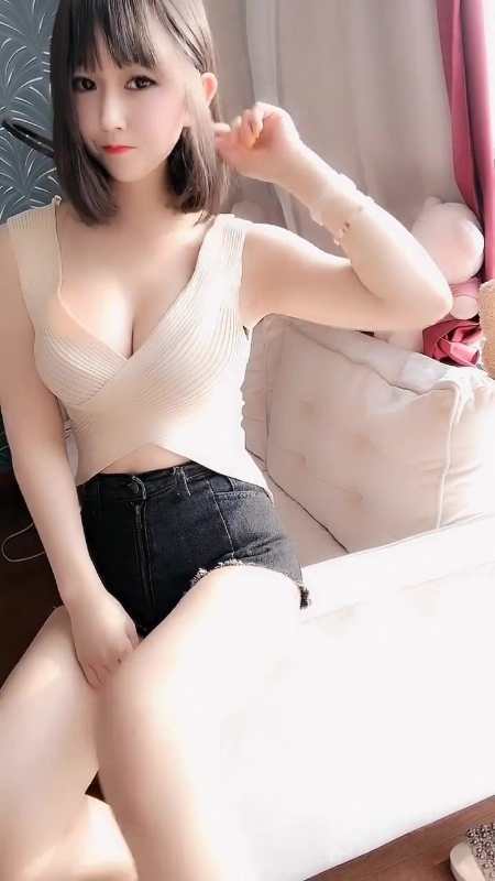 南山白雪新人：粉嫩乖巧，水多鲍鱼不机车