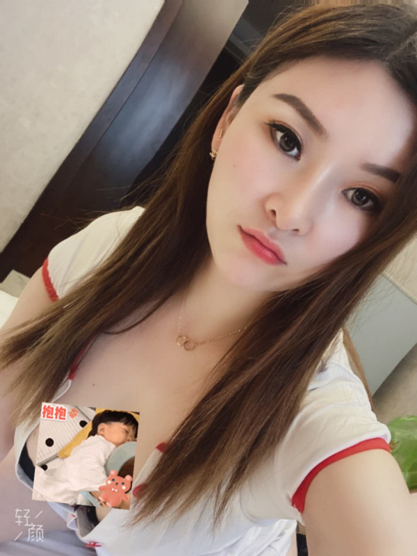 海珠大胸妞露露